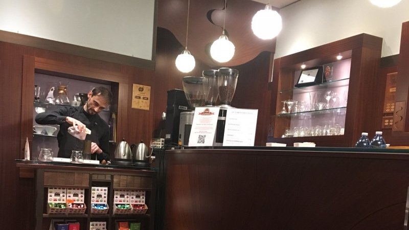 Aroma caffetteria di specialty coffee a Bologna, Italia